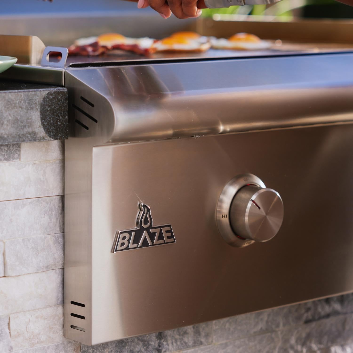Blaze LTE+ 30-Inch Built-in Natural Gas Griddle – 304 Stainless Steel Outdoor Kitchen Flat Top, 2-Burner 30,000 BTU (15k per burner) with Lift-Assist Hood, LED Control Knobs & Front Grease Tray