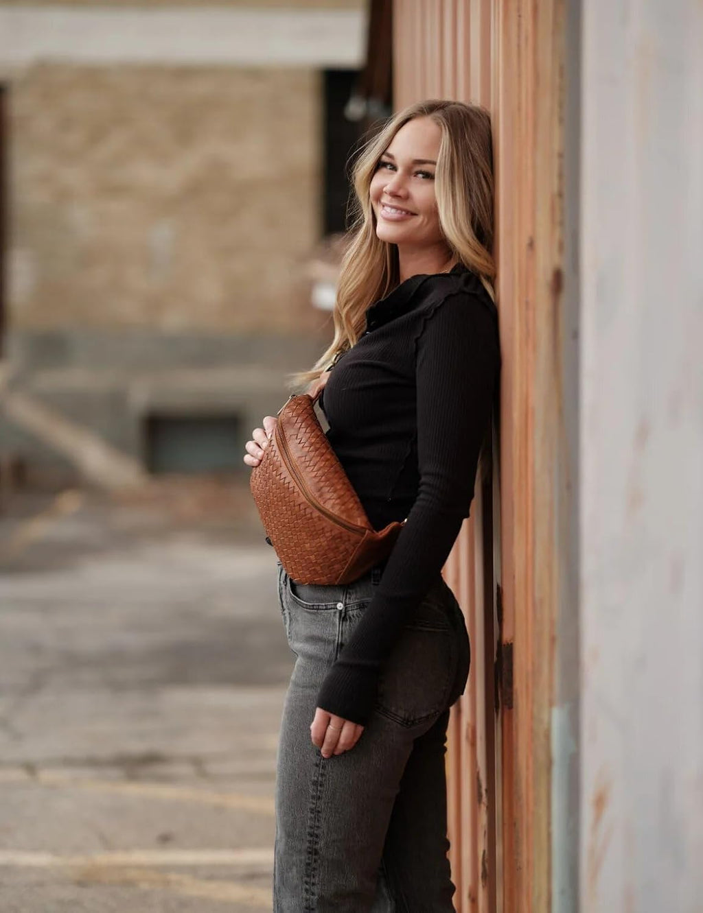 ROMFRE HALEIWA Cowhide Leather Sling Bag Crossbody,Removable Strap Main Compartment,Interior Zip Pocket 4 Slots Rear Pocket