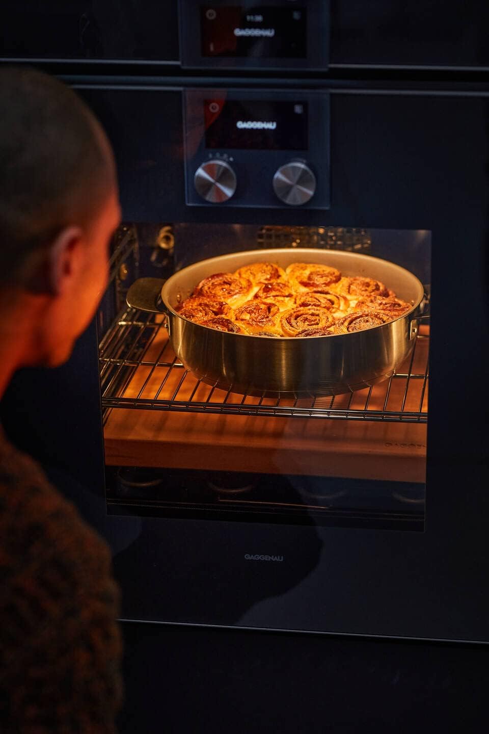 Fiskars Sauté Pan with Lid, Diameter 28 cm, Non-Stick, Suitable for All Cookers, Recycled Stainless Steel, Silver, 1064749