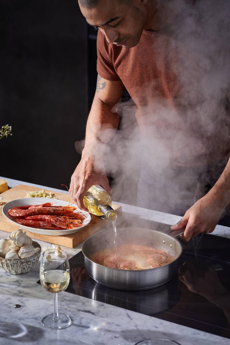 Fiskars sauté pan with lid, Ø 26 cm / 3.2 L, Coated pan, Suitable for All hobs, Recycled Stainless Steel, All Steel, Silver, 1064746