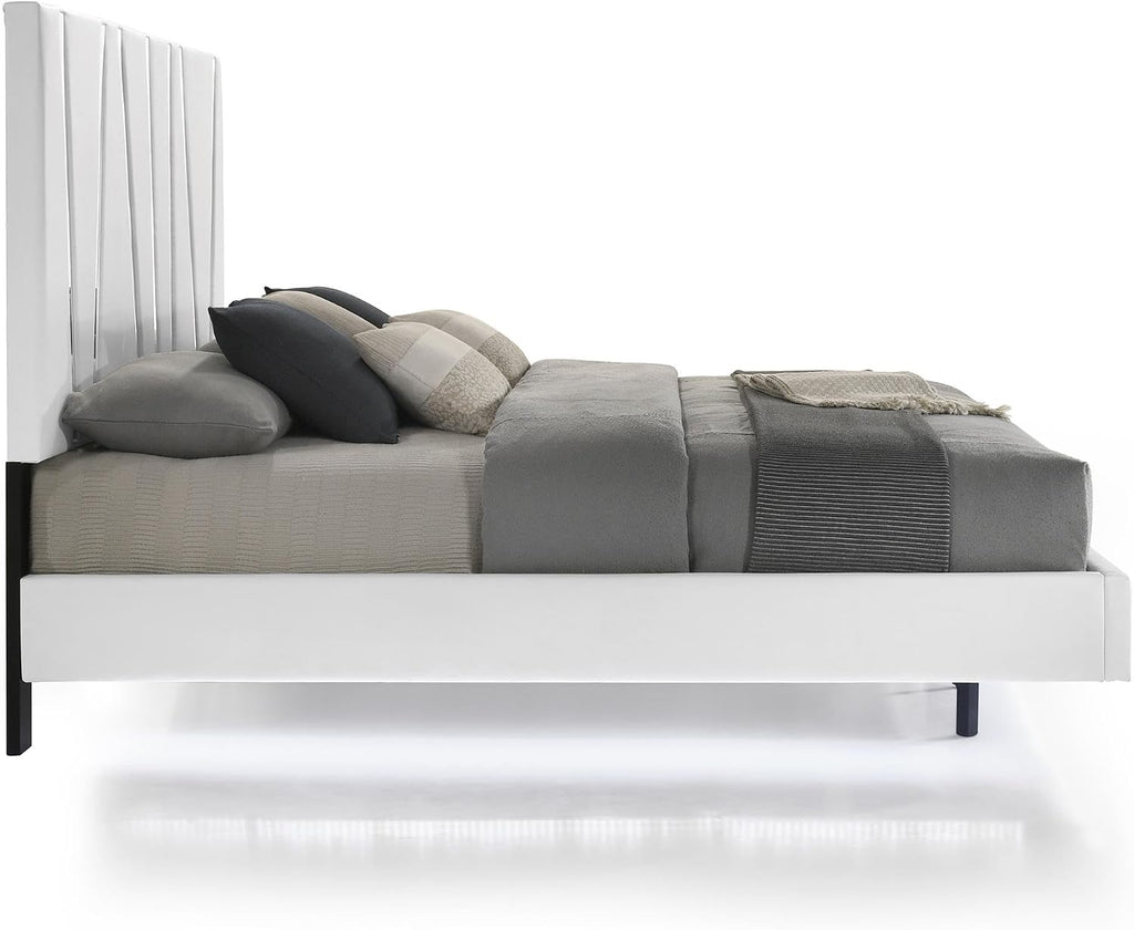 New Classic Furniture Europa 7-Piece Wood King Bedroom Set in White