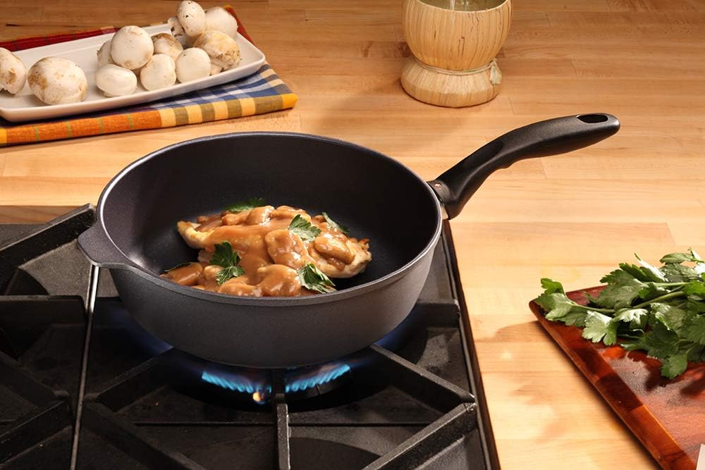 Swiss Diamond HD Classic Nonstick Induction Sauté Pan w/Lid - 3.8 Qt (10.25')