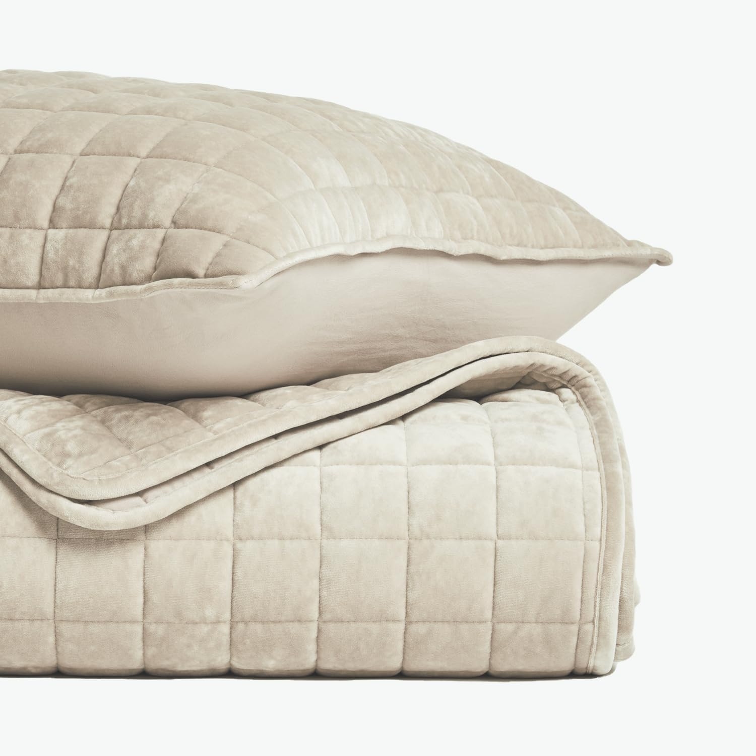 RECYCO Luxury Velvet Quilt Set, California King 118'' x 106'' Oversized Bedspread, Ultra Soft Velvet Comforter, Lightweight Box Stitch Bedding Sets for All Season, with 2 Shams, Beige