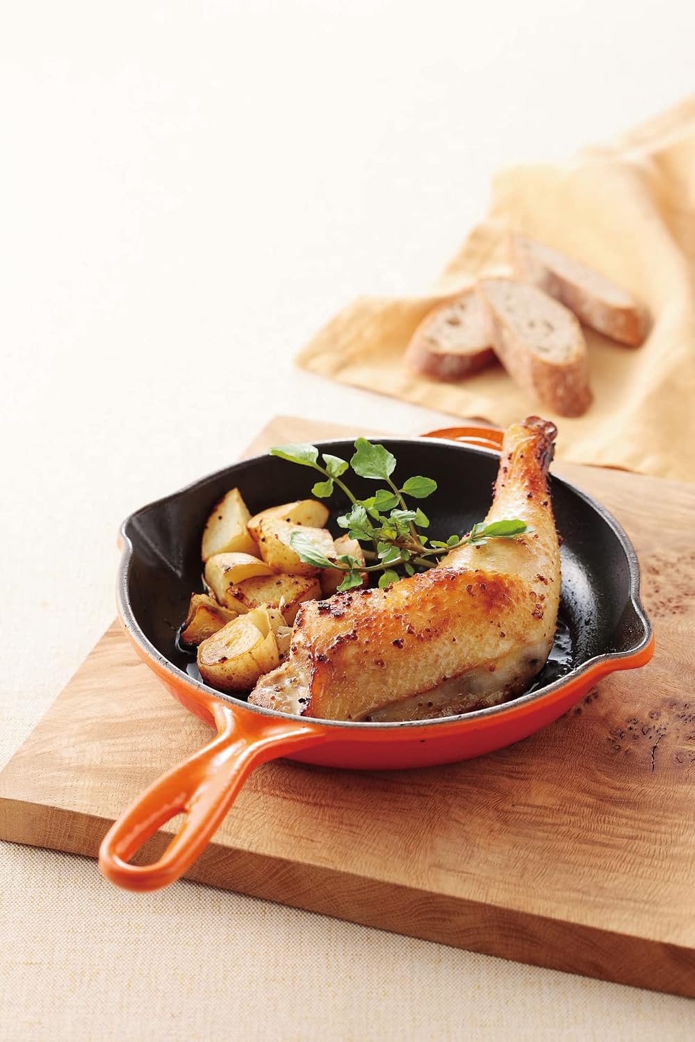 Le Creuset Enameled Cast Iron Classic Skillet, 9', Flame