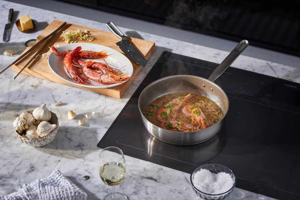 Fiskars sauté pan with lid, Ø 26 cm / 3.2 L, Coated pan, Suitable for All hobs, Recycled Stainless Steel, All Steel, Silver, 1064746
