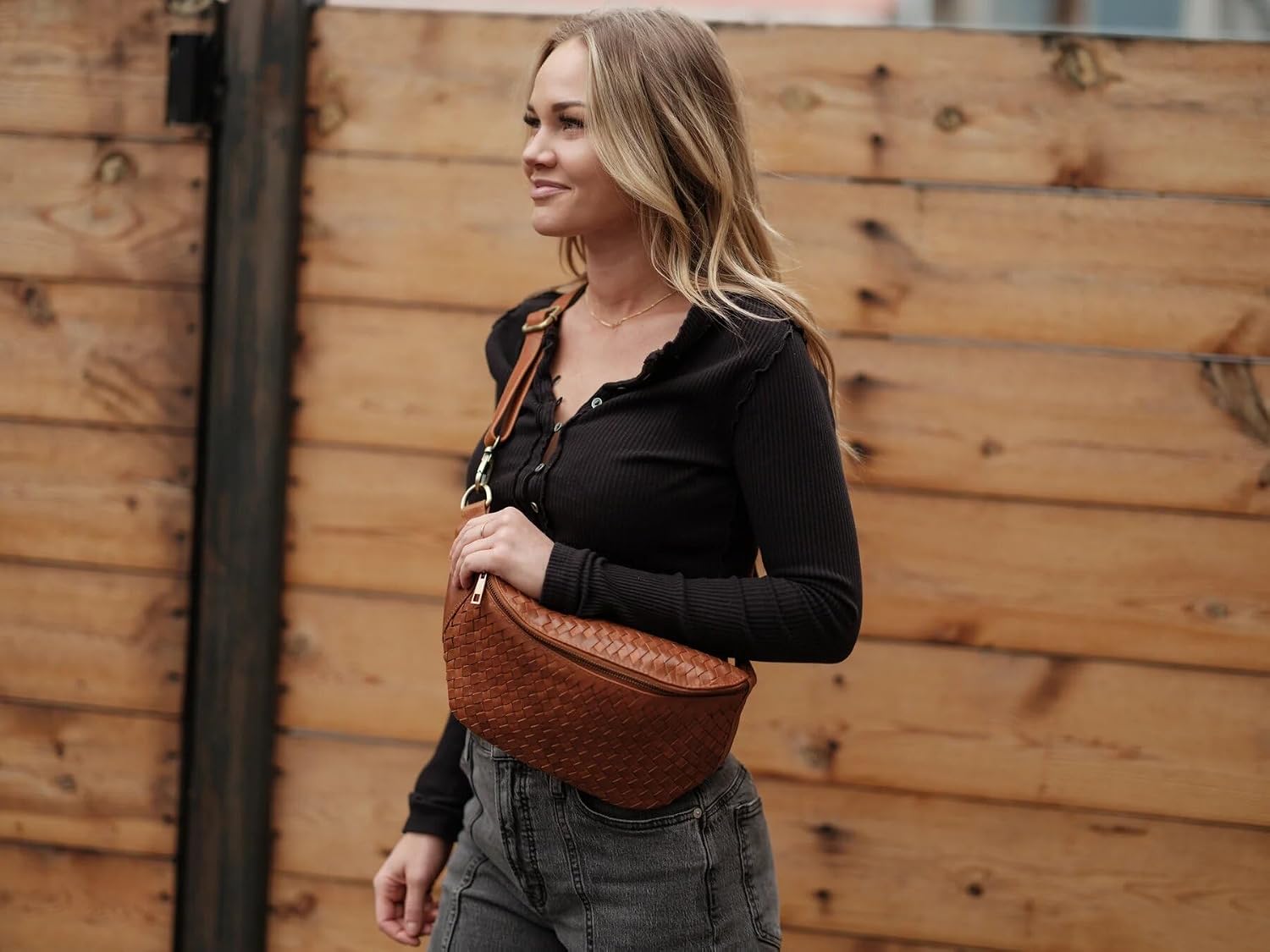 ROMFRE HALEIWA Cowhide Leather Sling Bag Crossbody,Removable Strap Main Compartment,Interior Zip Pocket 4 Slots Rear Pocket