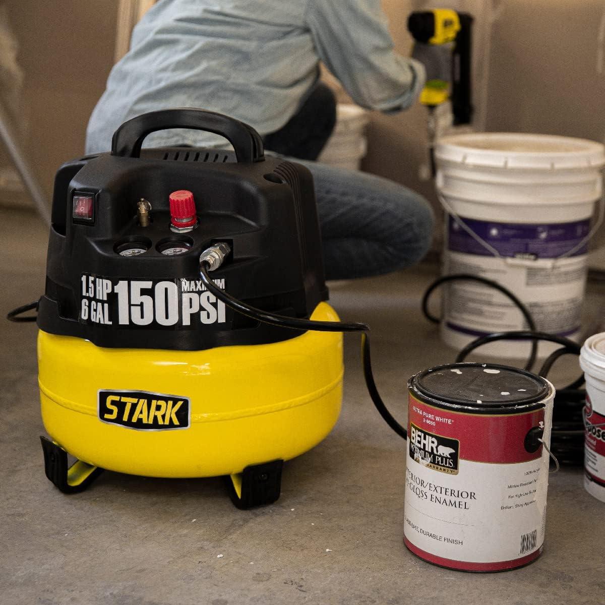 Stark USA Air Compressor Kit, Oil-Free 6 Gallon, 150 SPI with 18 Gauge Brad Nailer