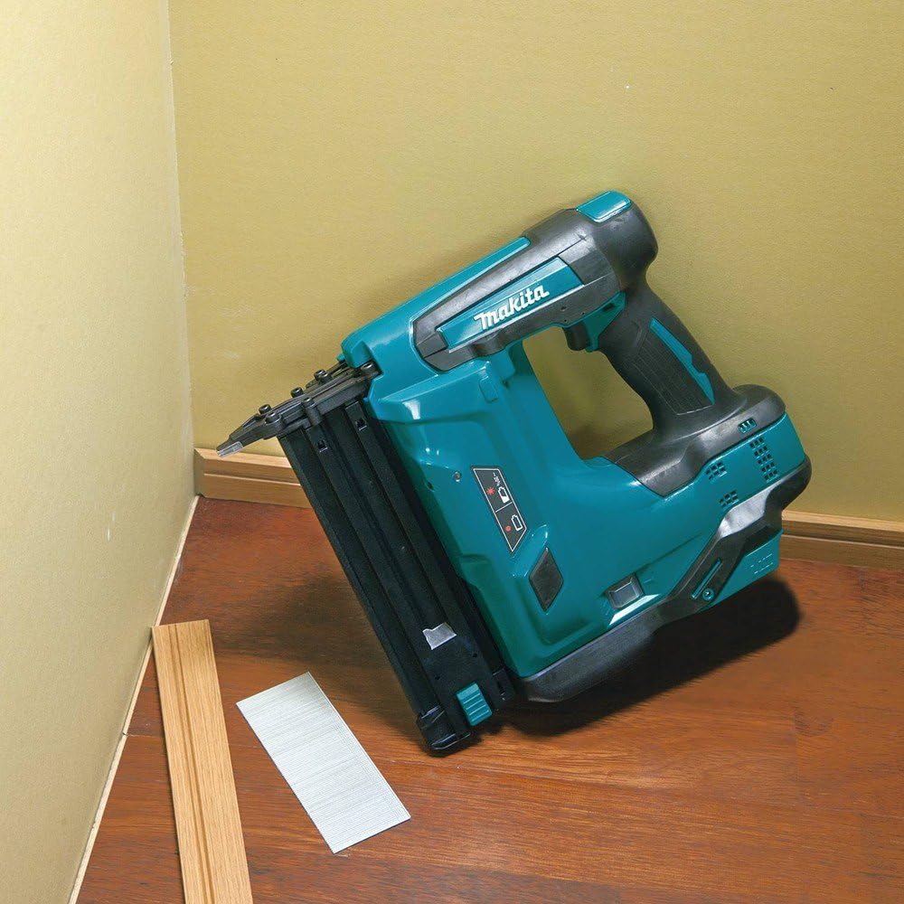 Makita XNB01Z 18V LXT Lithium-Ion Cordless 2' Brad Nailer (Renewed)