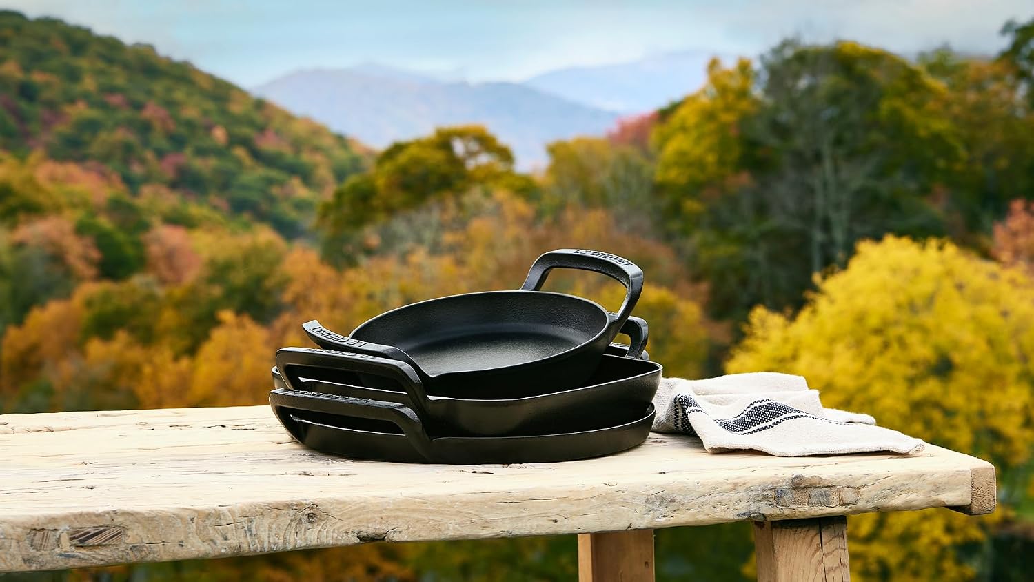 Le Creuset Alpine Outdoor Collection Enameled Cast Iron Pizza Pan, 15'