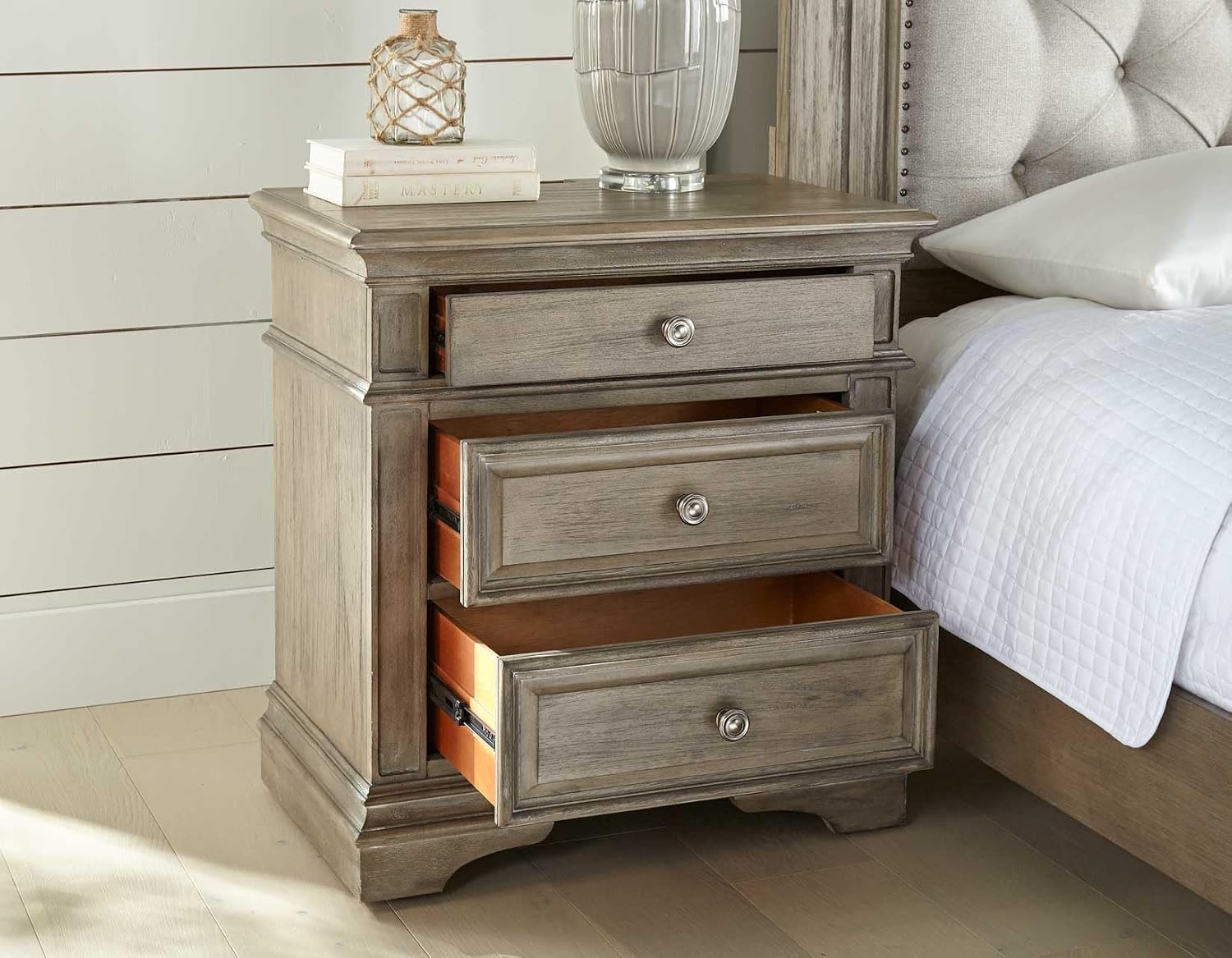 Steve Silver Furniture Highland Park Nightstand, Driftwood Finish, Nickle Hardware, 2 USB Charging Ports, 2 Full Size Drawers & 1 Half Size Drawer, Bedroom, 28' L x 17' D x 29.5' H, Brown