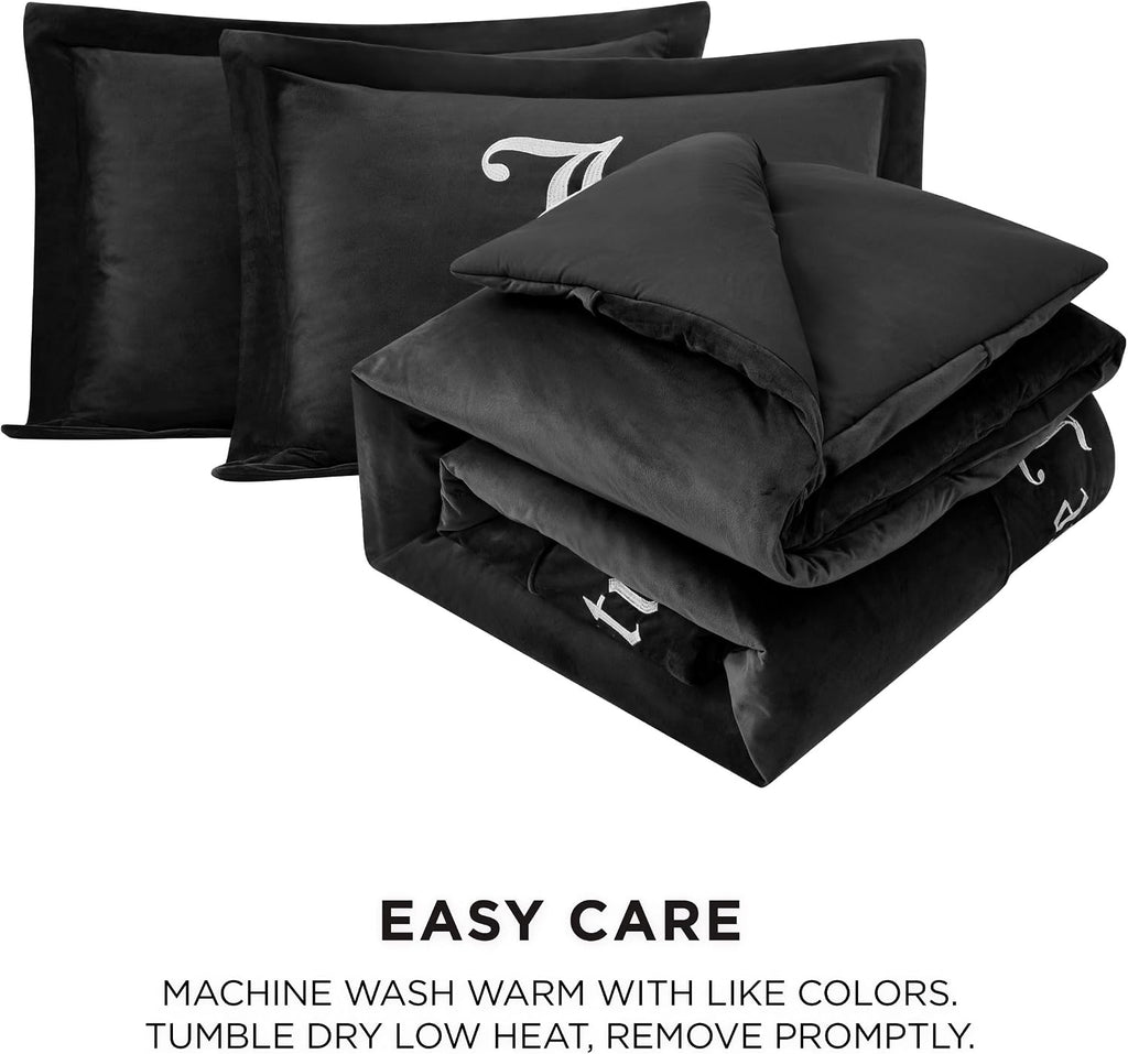 Juicy Couture - Comforter Set - Gothic Design Bedding - Full/Queen - 3 Piece Set Includes (1) 90' x 92' Comforter and (2) 20' x 26' Shams - Wrinkle Resistant - Premium Bedroom Decor - Black