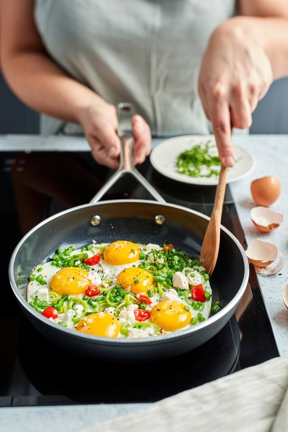 Demeyere AluPro 5, Ceramic 12-inch Aluminum Nonstick Fry Pan, Ceramic Nonstick Coating, Lightweight Construction, Compatible with all Cooking Surfaces