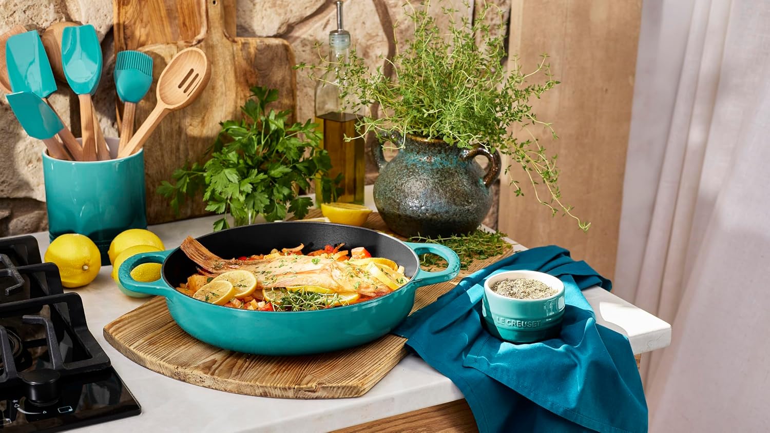 Le Creuset Enameled Cast Iron Signature Everyday Pan, 11', Riviera