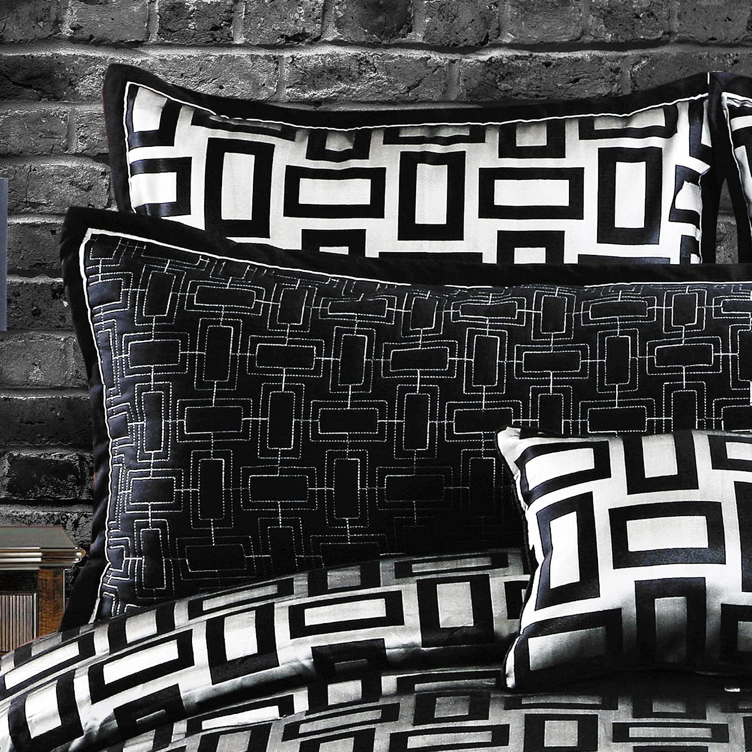 Riverbrook Home Elegant Collection Comforter Set, Queen, Kacy - Graphite/Black, 5-Piece Set