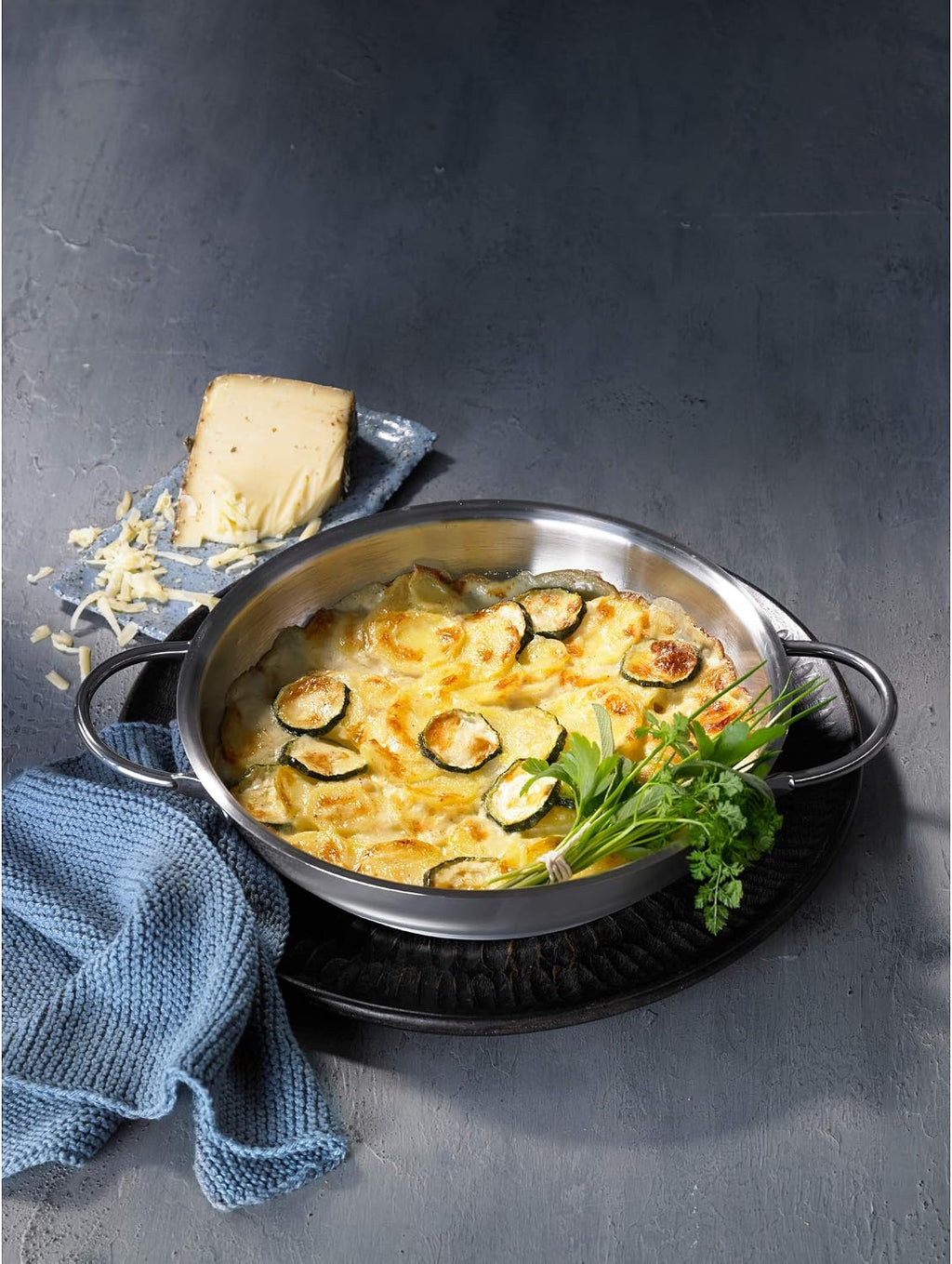 WMF Serving pan uncoated Ø 24cm Profi Made in Germany Pouring Rim Stainless Steel Handle Cromargan Stainless Steel Suitable for Induction Dishwasher-Safe