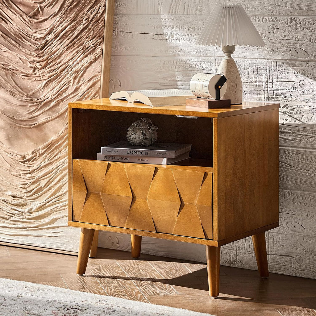 HULALA HOME Wood Nightstand with 1 Drawer & Open Shelf, Mid Century Modern Nightstand with Charging Station, Geometric Pattern Bedside Table for Bedroom, Acorn