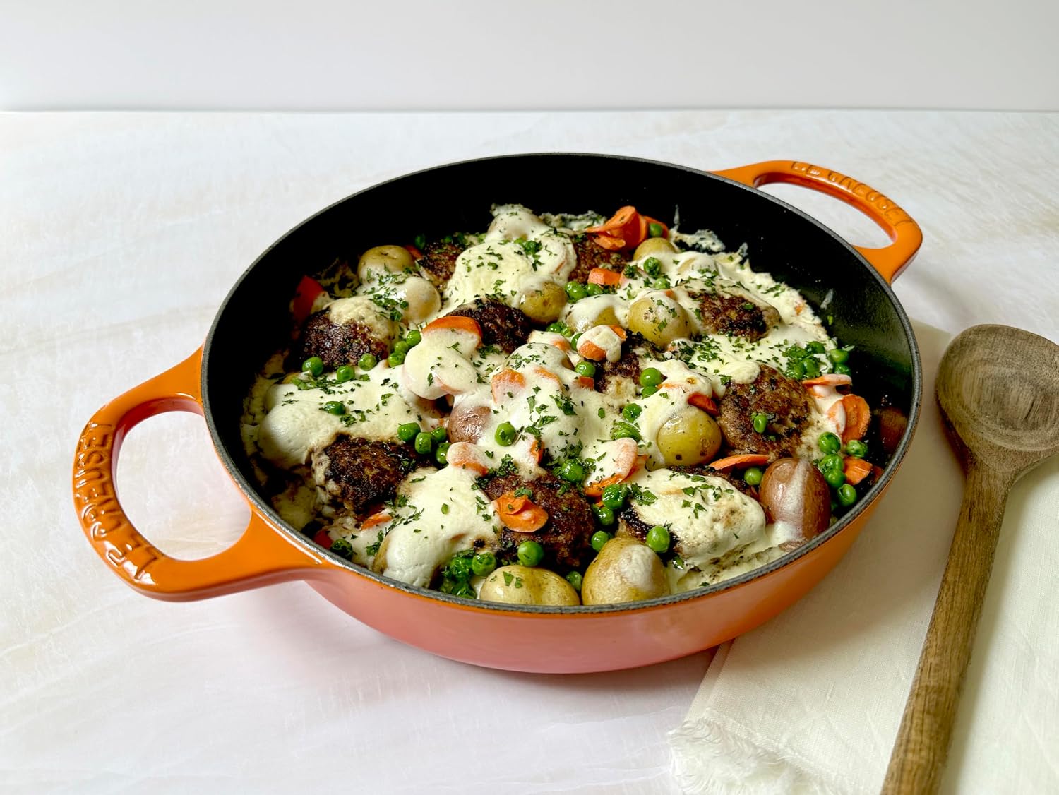 Le Creuset Signature Cast Iron Everyday Pan, 11', Flame