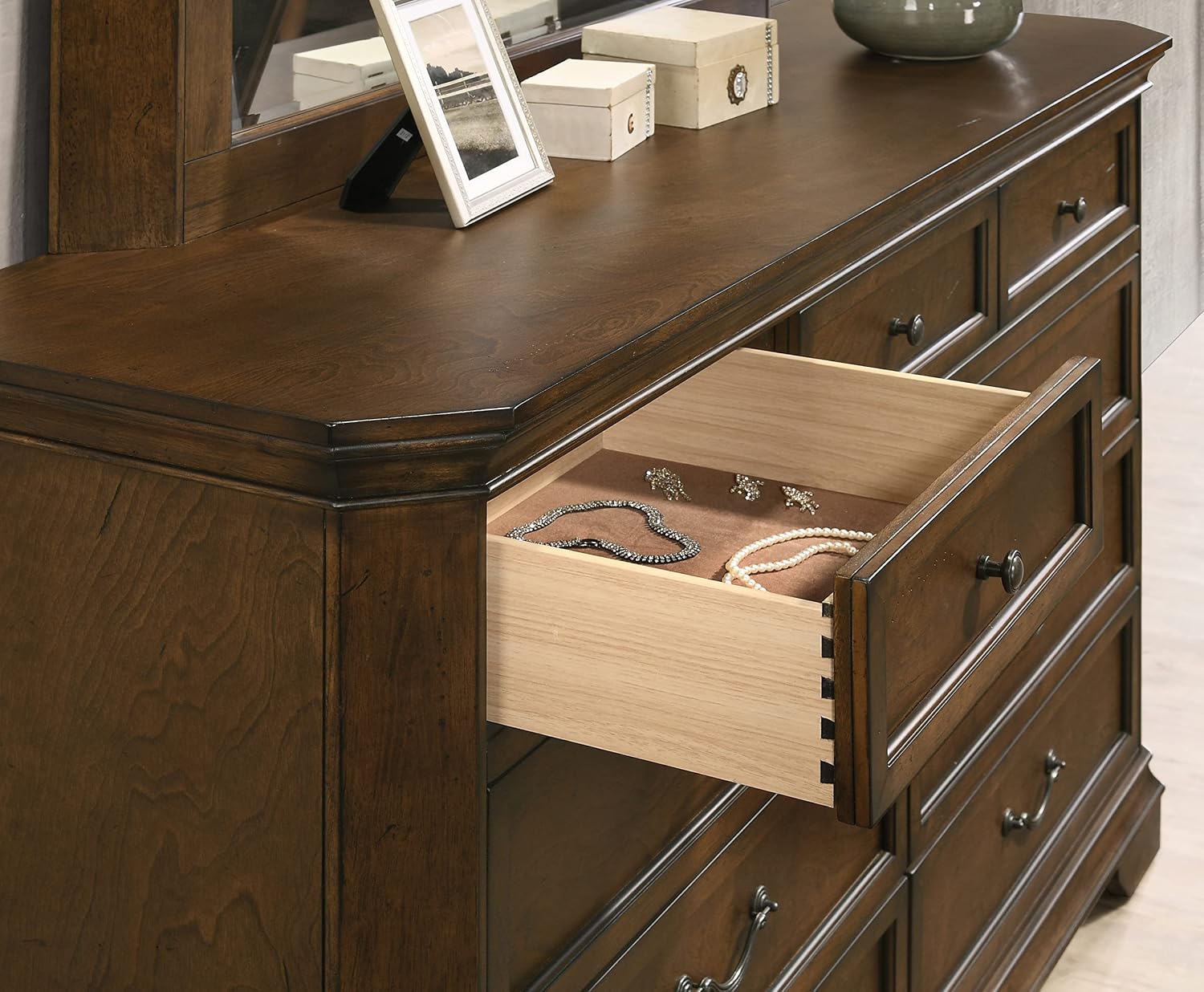 Roundhill Furniture Maderne Traditional Wood Panel Bed with Dresser, Mirror, Two Nightstands, Queen, Antique Walnut Finish