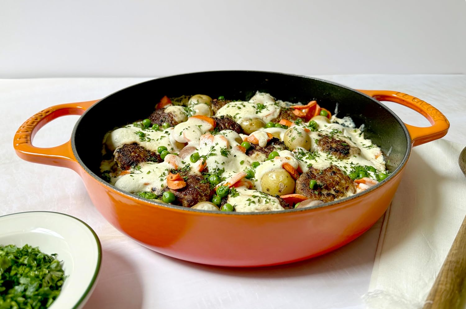 Le Creuset Signature Cast Iron Everyday Pan, 11', Sea Salt