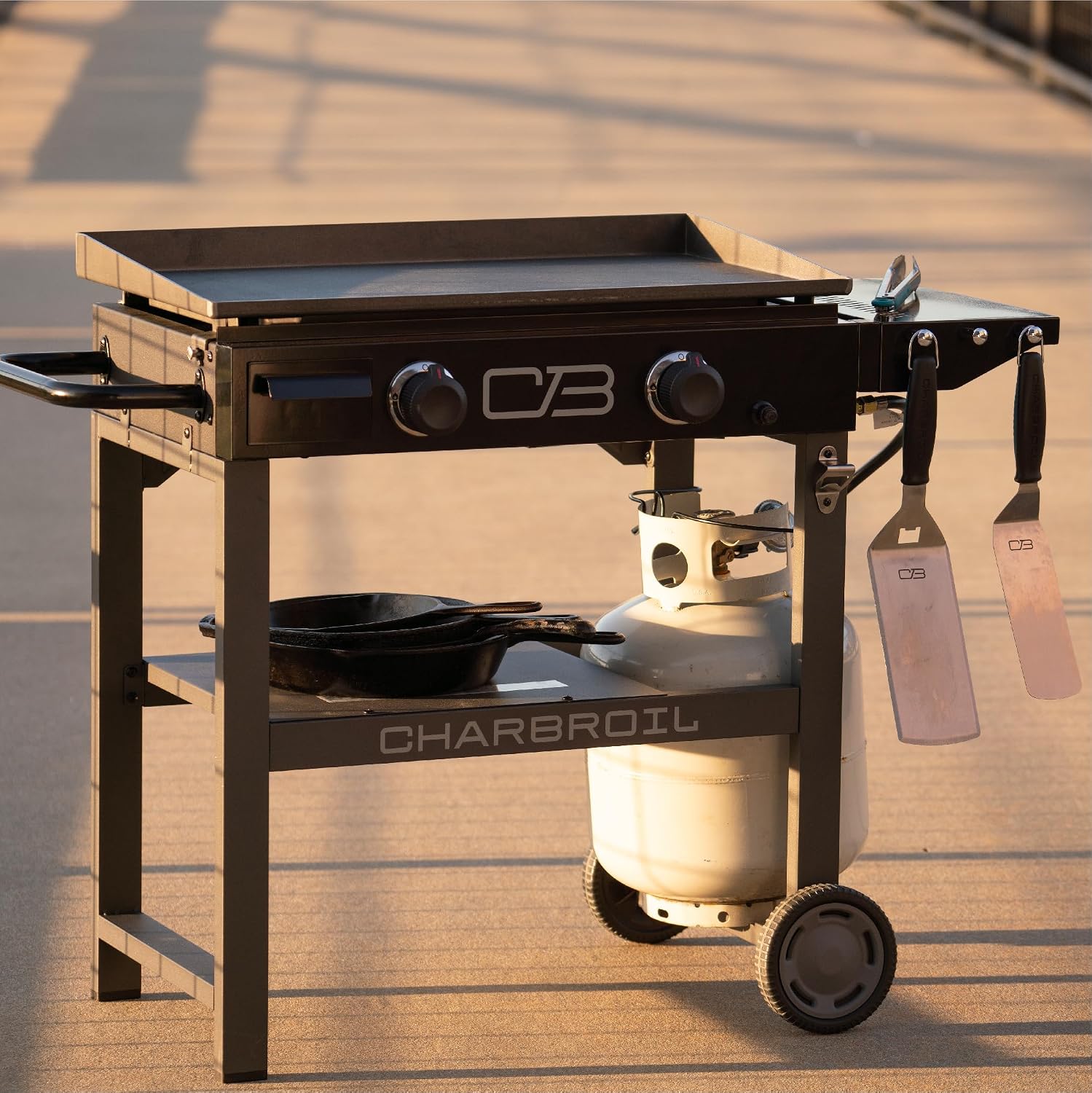 Charbroil 28' Performance Series 2-Burner Propane Gas Griddle with Cart, Black - 463459924