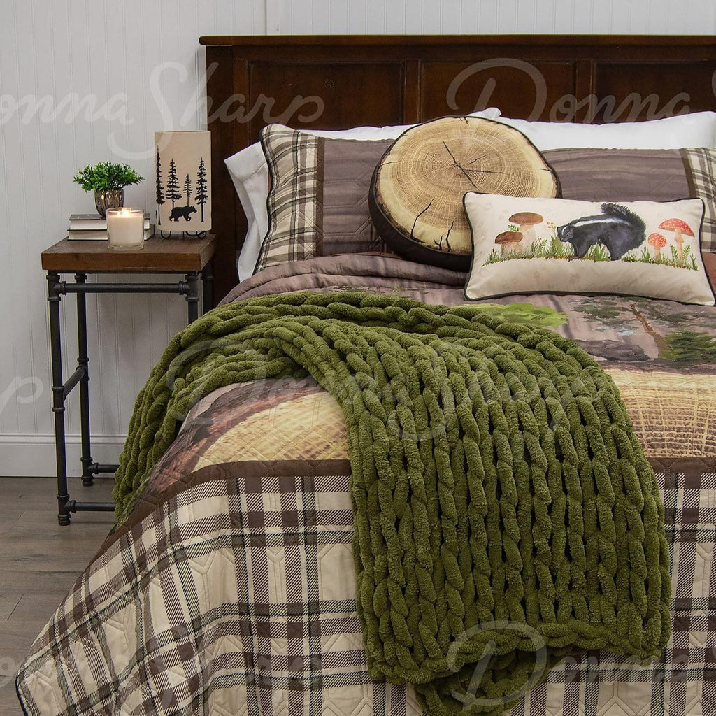 Donna Sharp Wildwood Lodge Polyester Quilt Bedding Set - 3-Piece Queen Size Quilt Set - Includes 90' x 90' Quilt and 20' x 36' Pillow Shams - Machine Washable