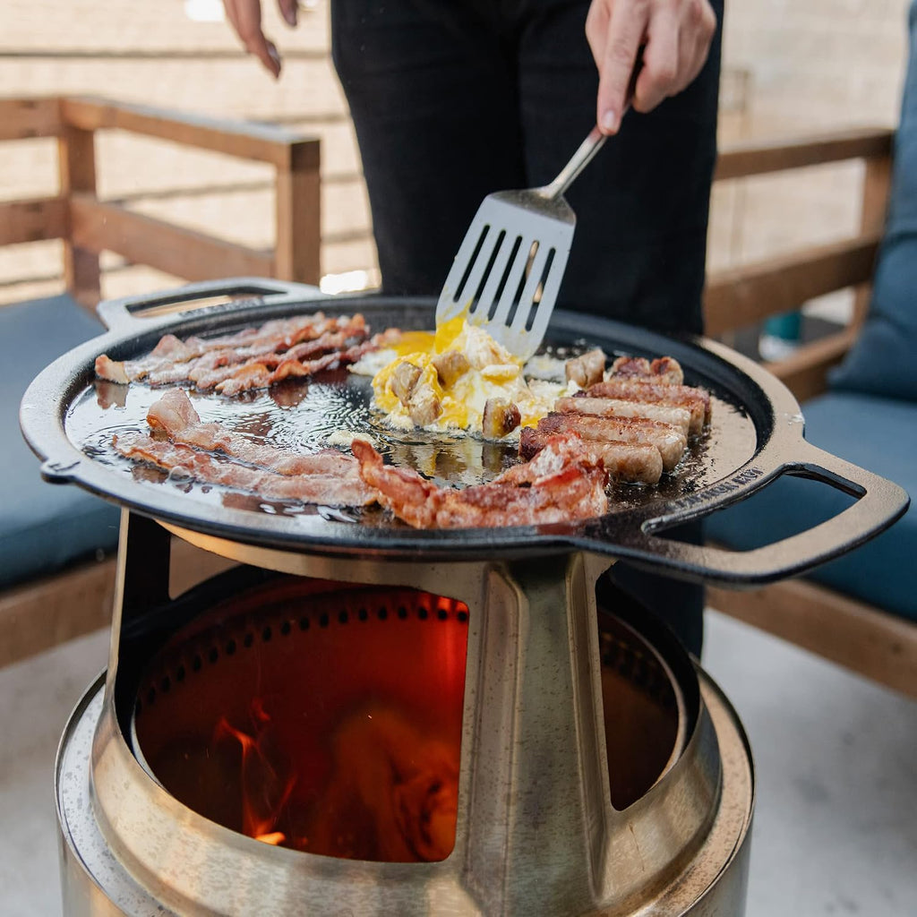 Solo Stove Bonfire Griddle + Hub, Cast Iron Cookware with Stainless steel Hub for 8' Elevation, Addition to Bonfire fire pit, Weight: 19.5lbs, Cooking surface diameter 17.75'