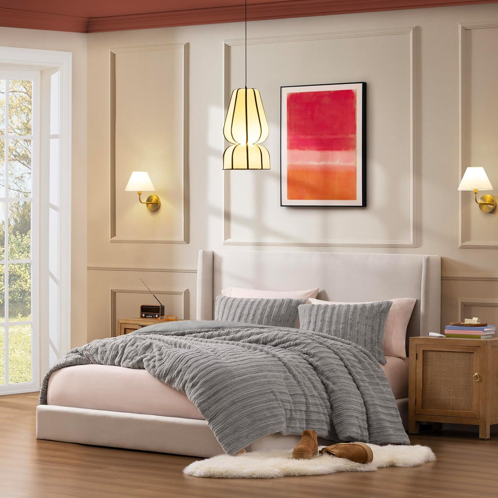 UGG Kenzie Full/Queen Comforter Set with 2 Pillow Shams Plush Faux Fur Bedding Soft Warm Down Alternative Comforter Washable Hypoallergenic Fluffy Blanket Set for Bedroom, Full/Queen Size, Seal
