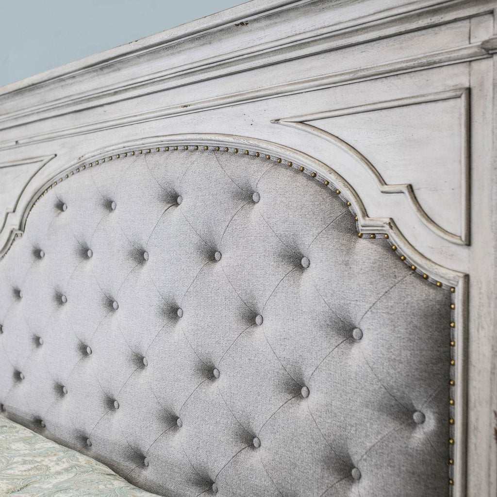 Steve Silver Company Highland Park 83.5' x 90' Farmhouse Wood & Fabric Upholstered Panel King Bed with Button Tufted Headboard, Low Vertical Planked Inset Panel Footboard, in Rustic Ivory Finish