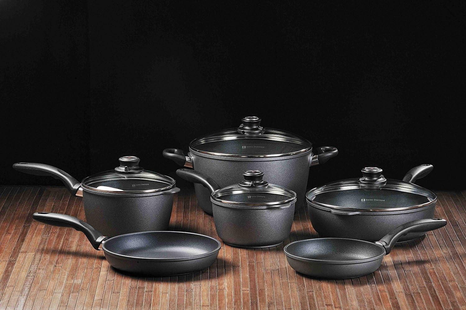 Swiss Diamond Nonstick Saute Pan with Lid, Diamond Coated Aluminum Deep Saute Pan with Lid, Dishwasher & Oven Safe Up To 500 °F, 9.5 Inch, 3.2 Quart