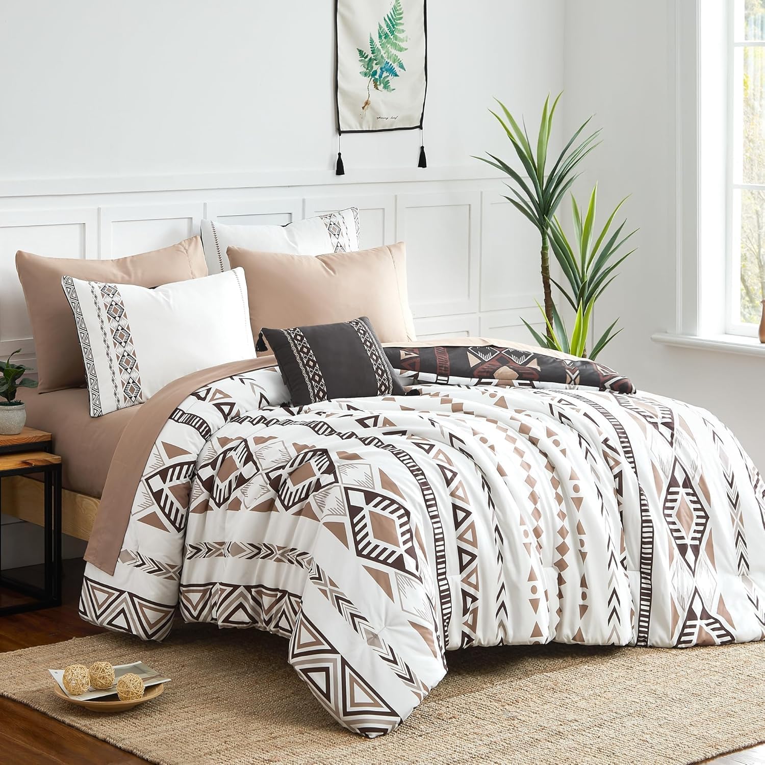 Geniospin Super King Plus Size Comforter Set- 7 Pieces Boho Bed in a Bag, Western Bedding Set for All Seasons, Reversible Aztec Bedding, Lightweight Comforter Bed Set with Sheets, Pillowcases & Shams