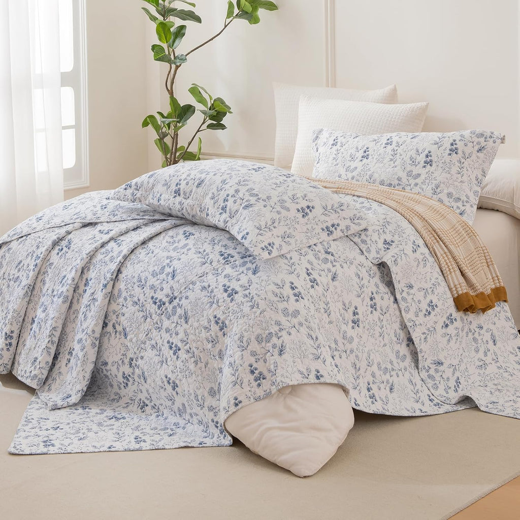 Lady Ann Oversized King Quilt Set, Blue and White Floral & Leaves Pattern Plant Botanical Printed Quilted 118x106 Bedspread Set, Vintage Coverlet Ultra Soft Cotton Coverlet with Pillow Shams, 3 PCS