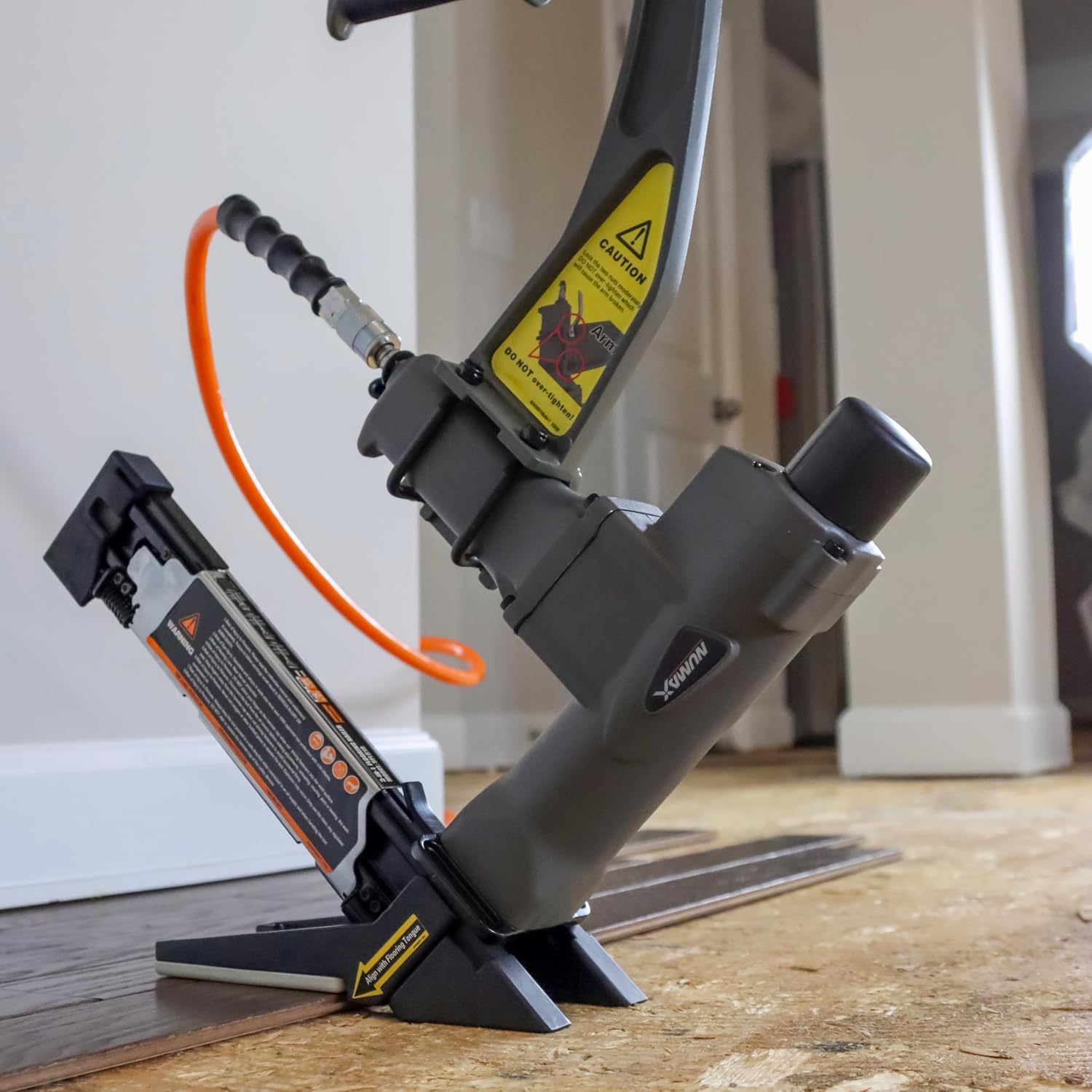 NuMax SFL618 Pneumatic 3-in-1 15.5-Gauge and 16-Gauge 2' Flooring Nailer / Stapler with Flooring Mallet and Interchangeable Base Plates
