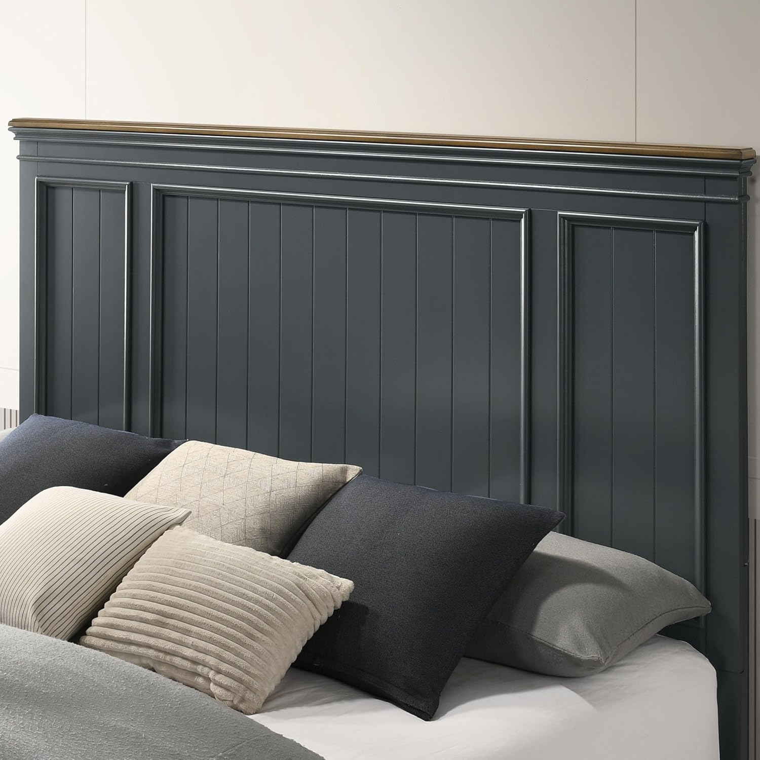 Roundhill Furniture Riverton Wood 3-Piece Bedroom Set, Shiplap Panel Queen Bed with 2 Nightstands in Slate Blue