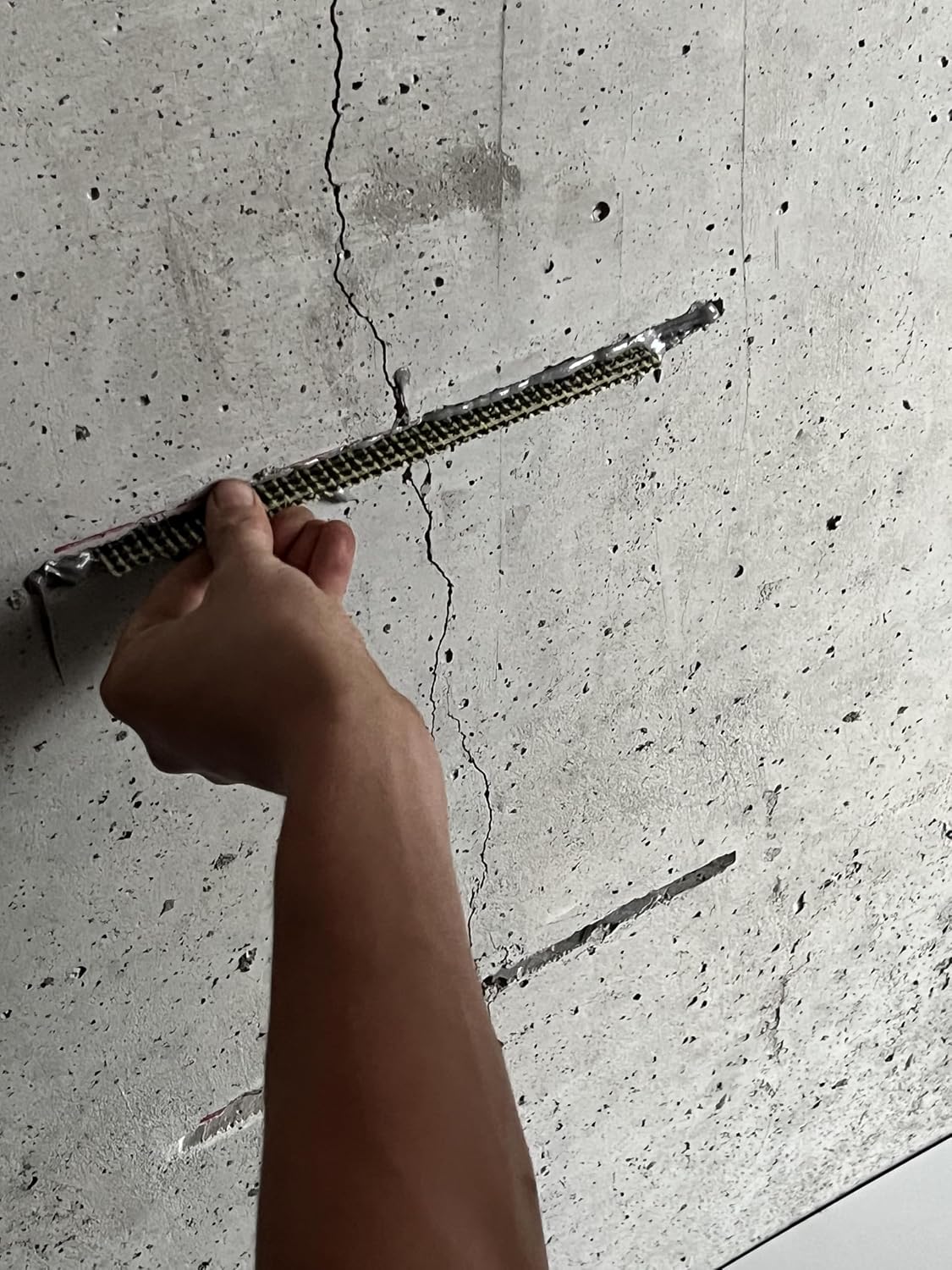 CrackStitch 15pk Concrete Crack Repair Kit|DIY Foundation Crack Repair|Basements, Garages, Pools, Floors, Wall & Block|Carbon Fiber/Kevlar Concrete Reinforcement