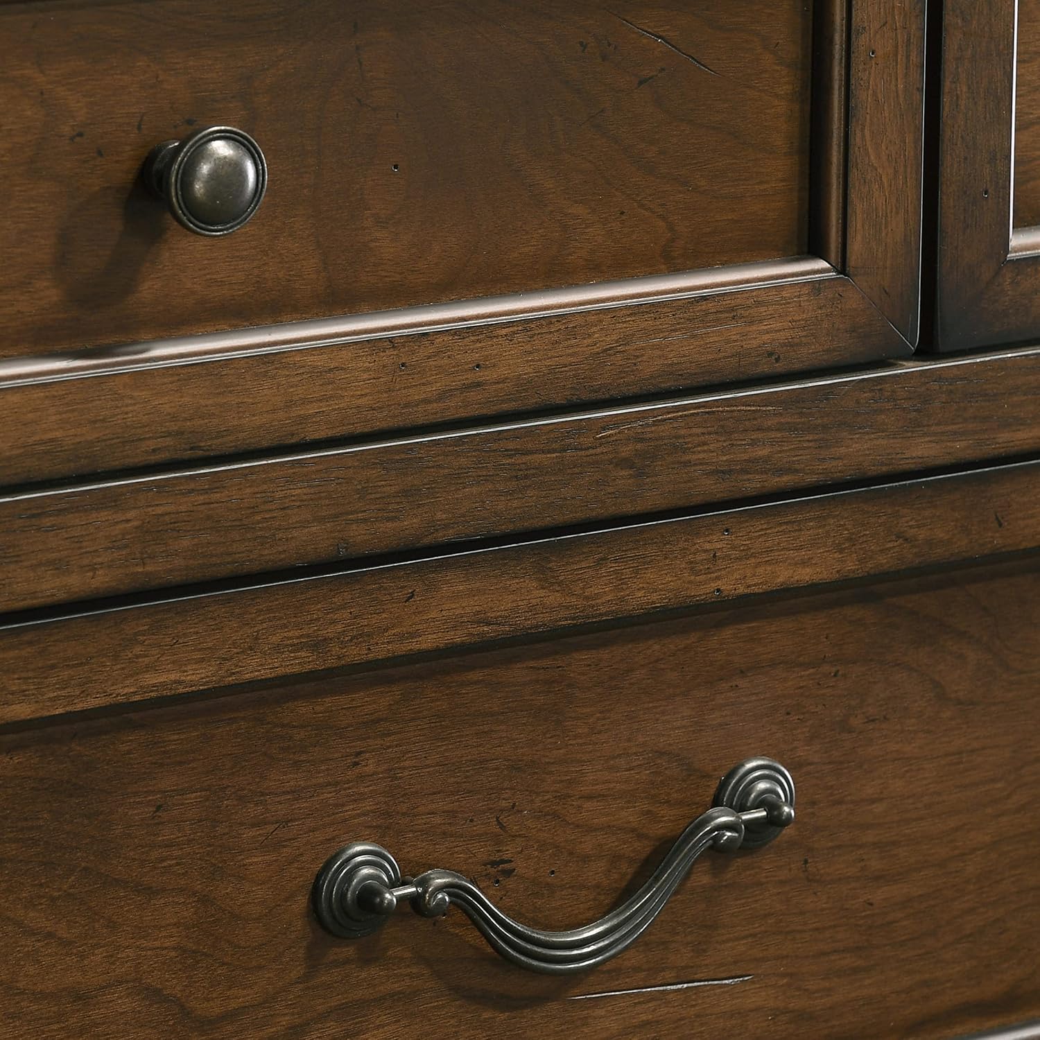 Roundhill Furniture Maderne Traditional Wood Panel Bed with Dresser, Mirror, Nightstand, Chest, Queen, Antique Walnut Finish