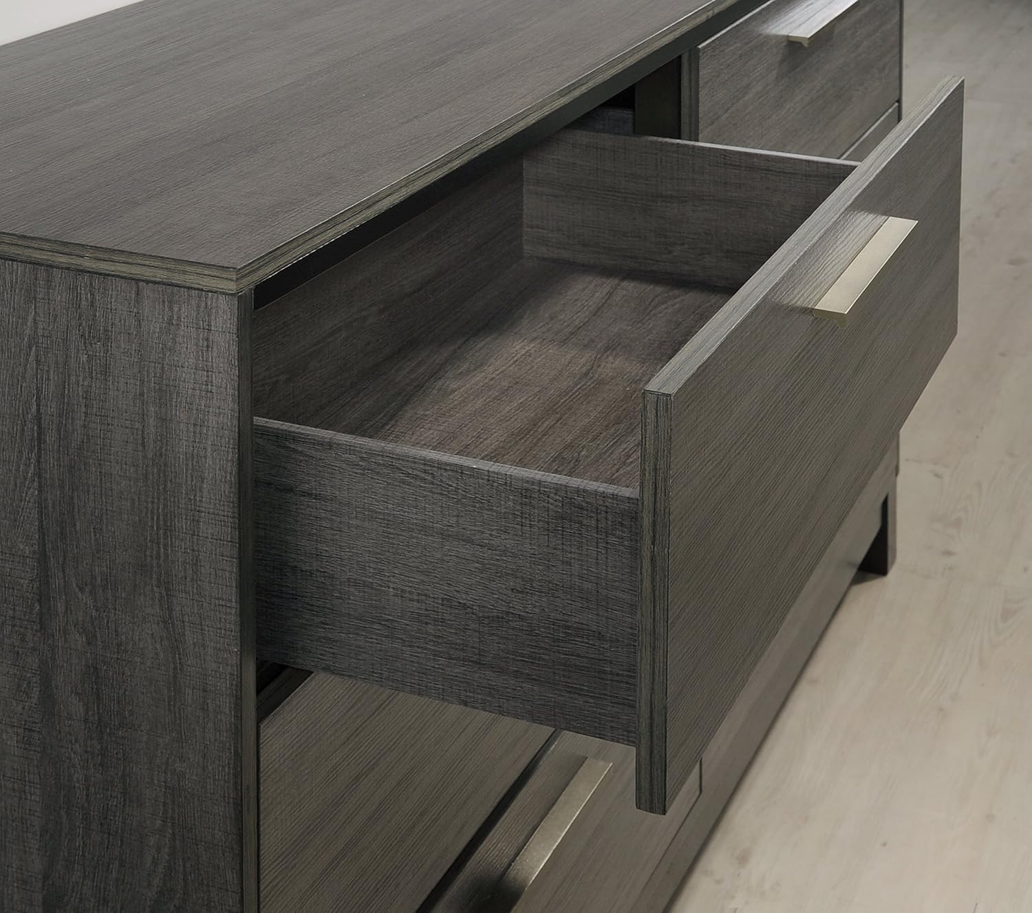 Roundhill Furniture Ioana 187 Antique Grey Finish Wood Bed Room Set, Queen Size Bed, Dresser, Mirror, Night Stand