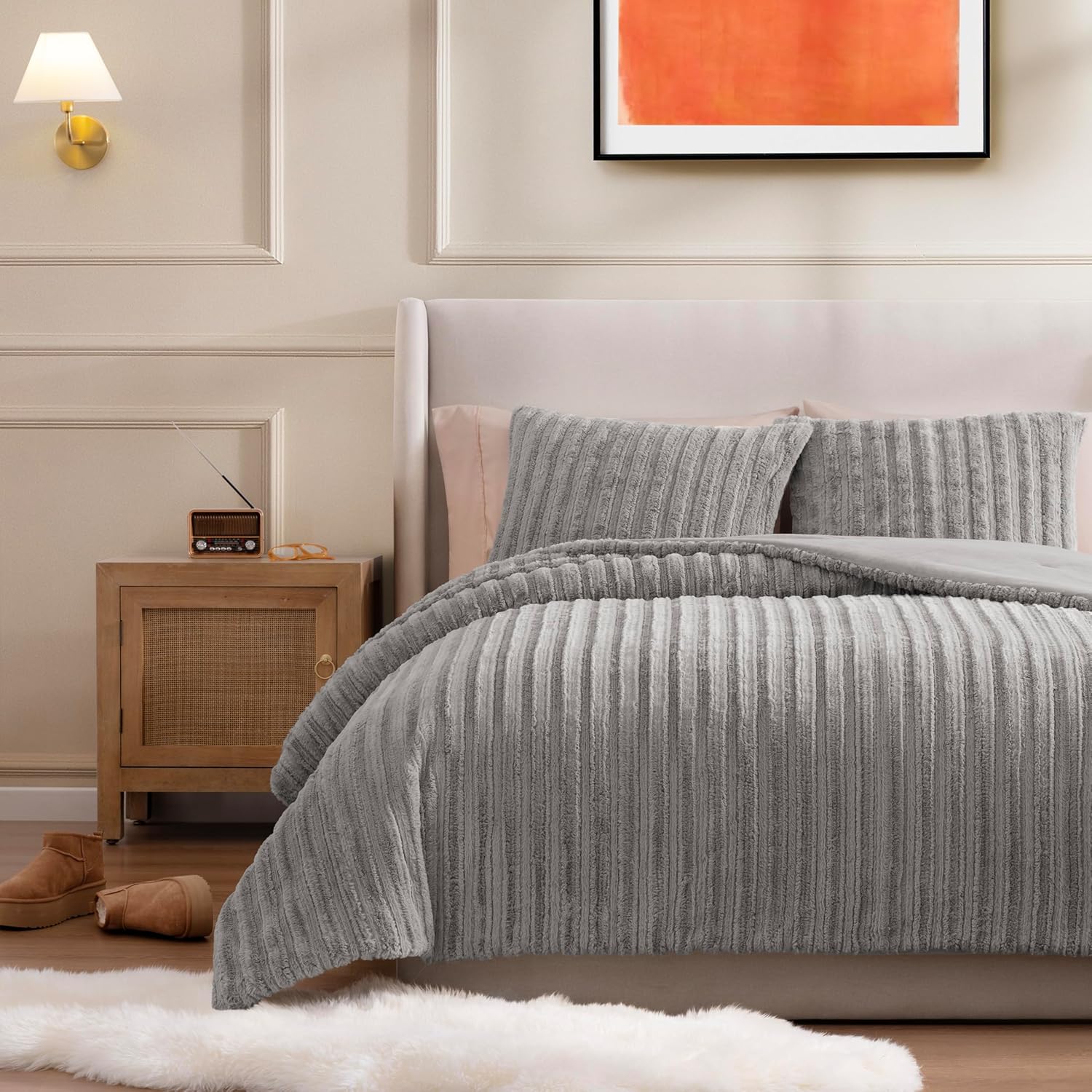 UGG Kenzie Full/Queen Comforter Set with 2 Pillow Shams Plush Faux Fur Bedding Soft Warm Down Alternative Comforter Washable Hypoallergenic Fluffy Blanket Set for Bedroom, Full/Queen Size, Seal