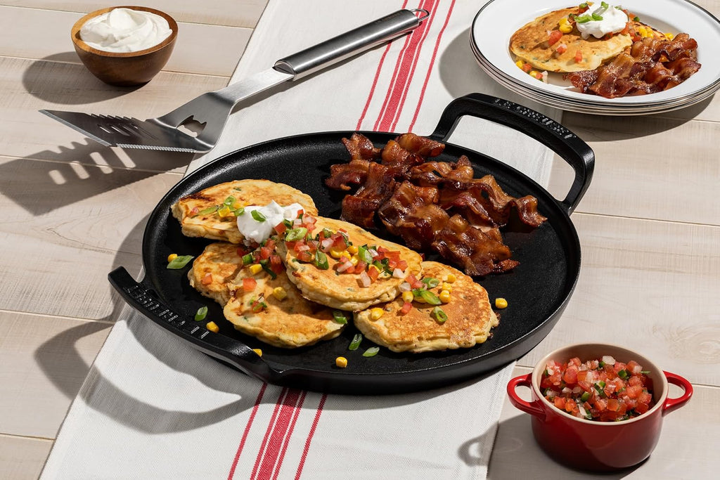 Le Creuset Alpine Outdoor Collection Enameled Cast Iron Pizza Pan, 15'