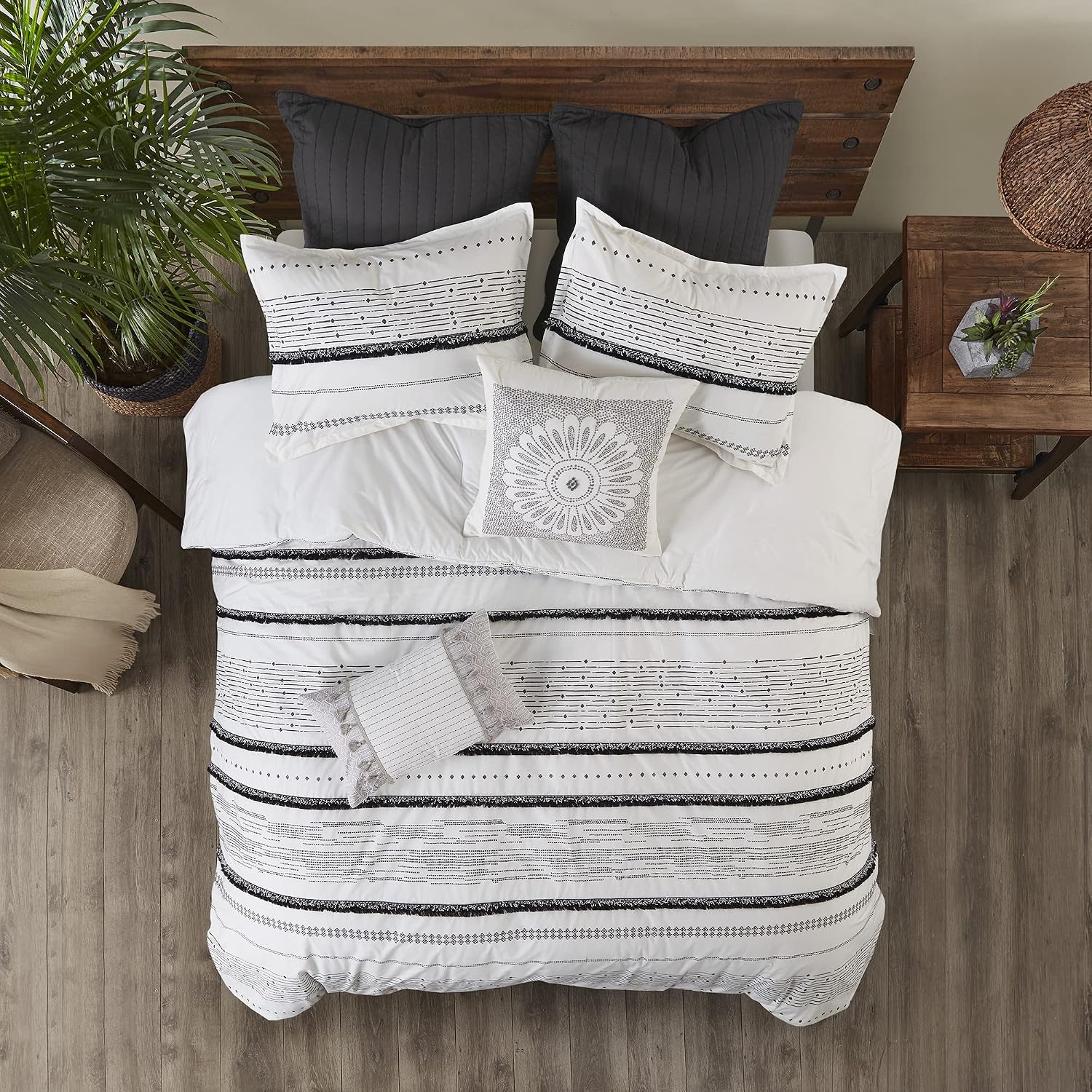 INK+IVY Luxurious Cotton-Bedding Set - Mid Century Trendy Geometric Design, All Season Cozy-Cover With Matching-Shams, King/Cal King, Nea Trims Black/Multi