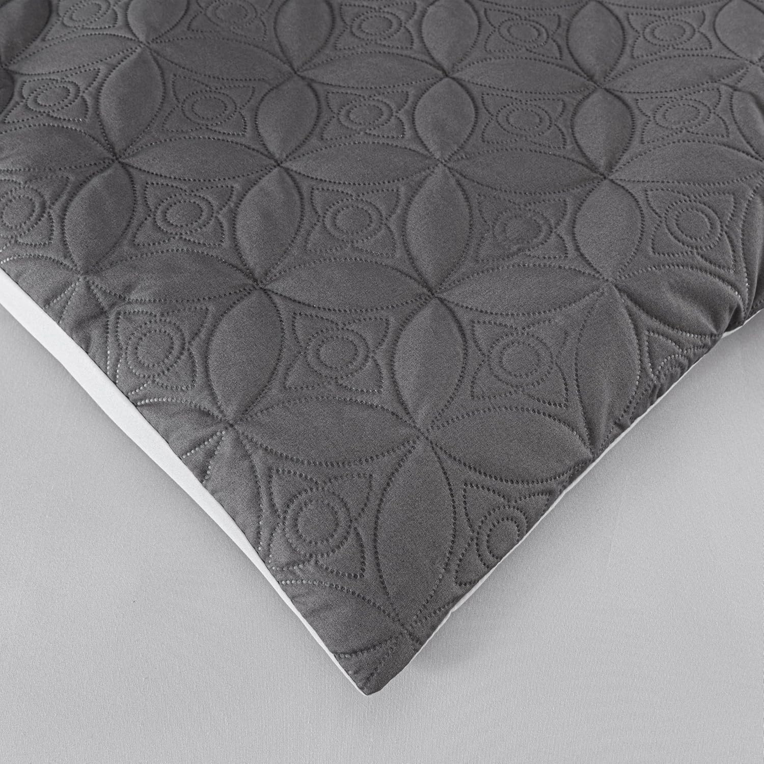 Chezmoi Collection Upland 7-Piece Quilted Patchwork Comforter Set, Black/Gray/Light Gray, Oversized King